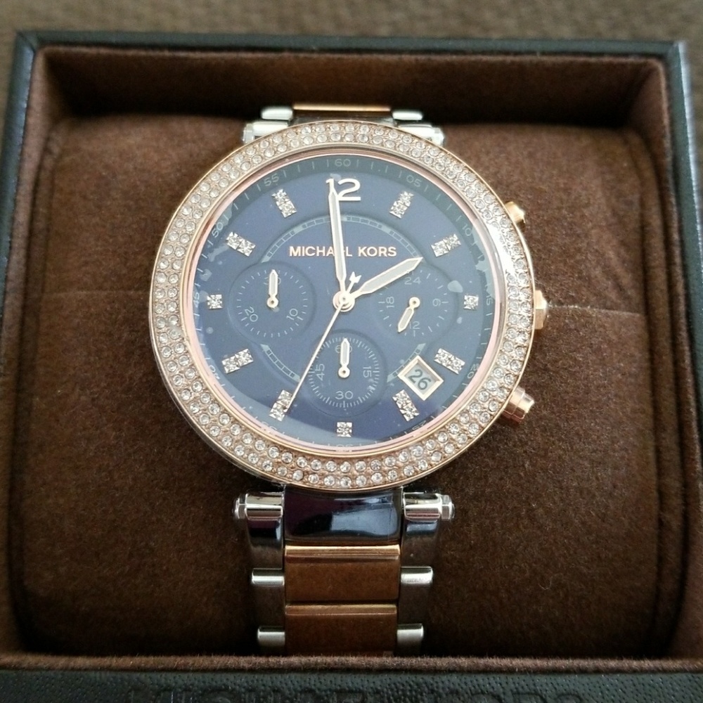 Michael Kors-NEW PICS. Plastic and tags still on